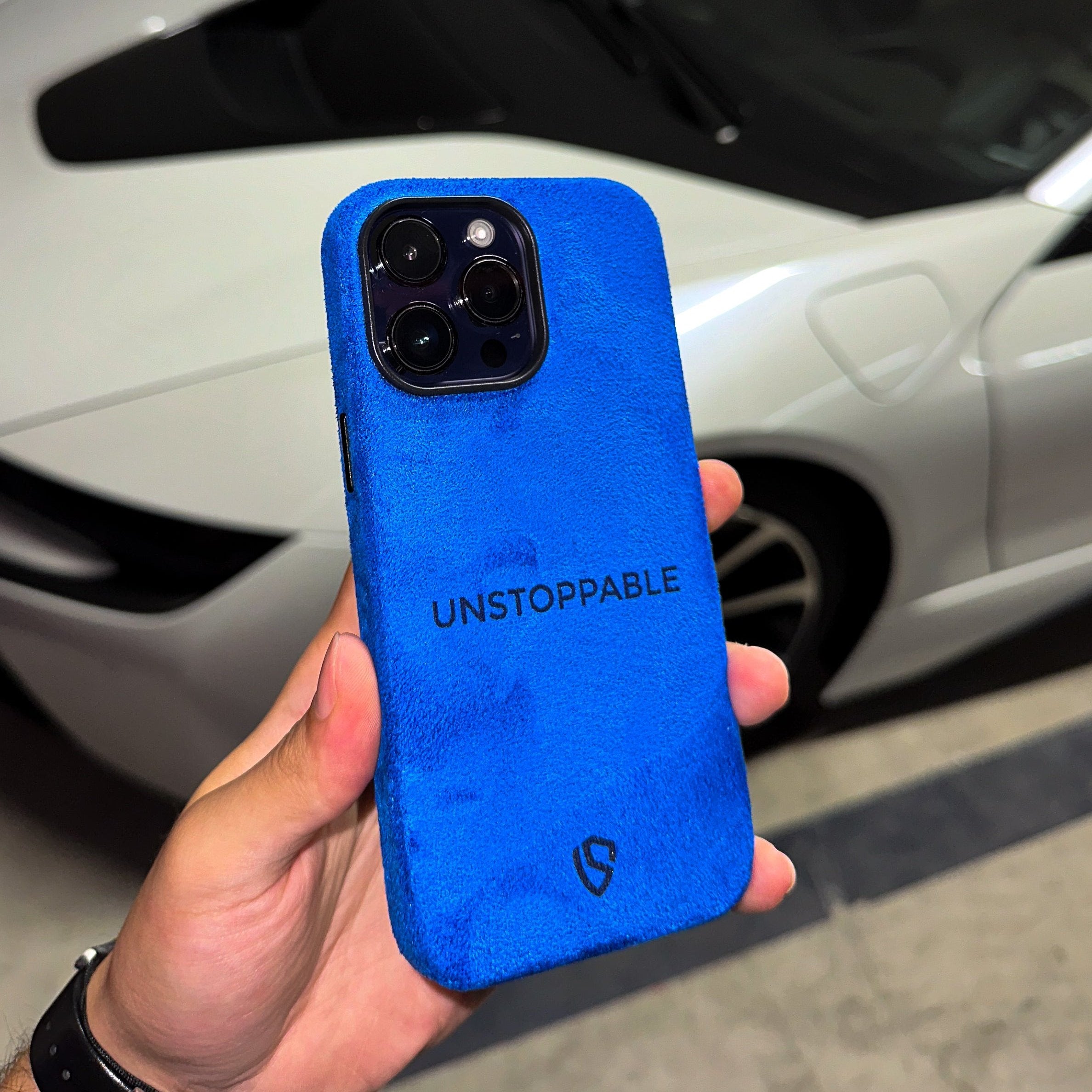 Unstoppable - iPhone + Airpods Case