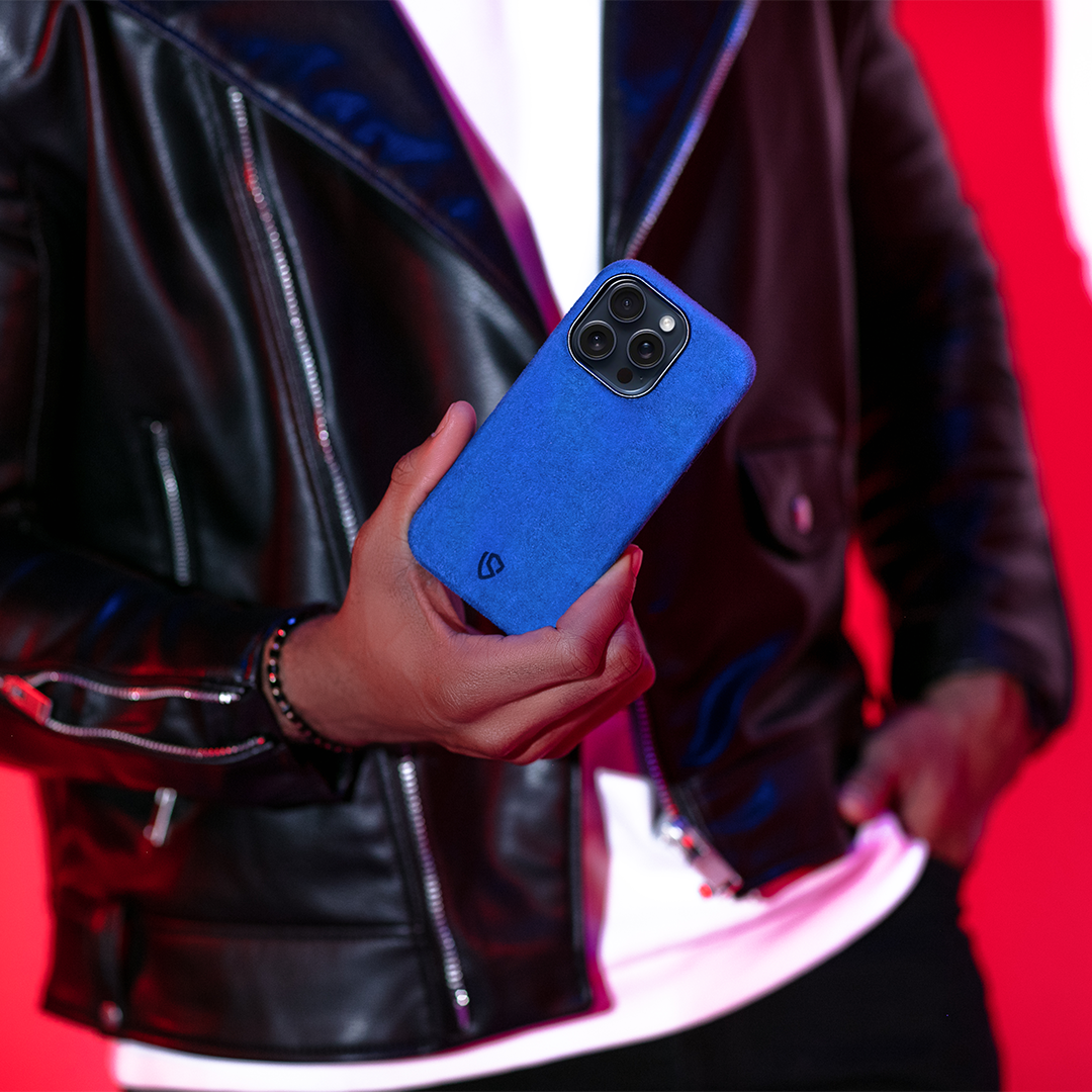 Liam R. — Blue suede case
